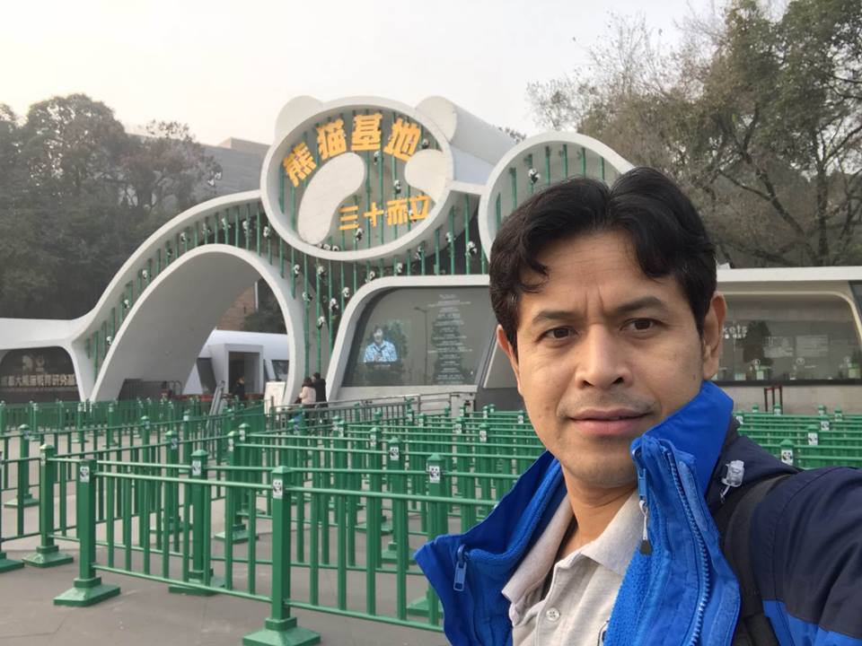 ศูนย์อนุรักษ์หมีแพนด้า cheng du research base of giant panda breeding (成都大熊猫繁育研究基地)